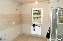 2 camere de vanzare, renovat recent
