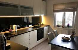 Apartament de revista, Ultrafinisat, 4 camere decomandat, 82 mp utili, 2 bai, 2 balcoane, parcare.