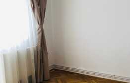 Apartament de revista, Ultrafinisat, 4 camere decomandat, 82 mp utili, 2 bai, 2 balcoane, parcare.