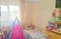 Apartament 3 camere, 62 mp,intermediar,parcare,boxa zona Stejarului, Floresti!