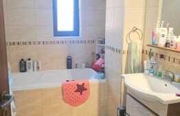 Apartament 3 camere, 62 mp,intermediar,parcare,boxa zona Stejarului, Floresti!