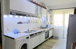 Apartament 3 camere, 56 mp, loc de parcare! Zona Sub Cetate!