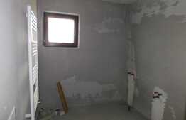 Acces restrictionat, suprafata generoasa, loc de parcare, zona strazii Avram Iancu, Floresti