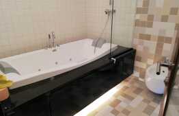 Proprietate exclusivista, 200 mp, 5 camere, 250 mp teren, garaj, zona strazii Horea!