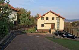 Casa 335 mp, teren 1013 mp, garaj, zona Padurea Faget!