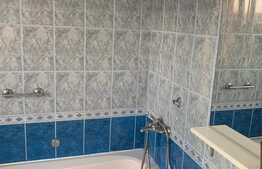 Apartament 3 camere, structurat pe 2 niveluri , 76 mp, zona Hotel Royal !