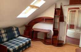 Apartament 3 camere, structurat pe 2 niveluri , 76 mp, zona Hotel Royal !