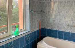 Apartament 3 camere, structurat pe 2 niveluri , 76 mp, zona Hotel Royal !