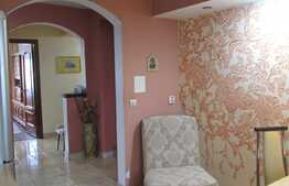 Suprafata mare inseamna relaxare! 4 camere decomandate, 96 mp utili, zona foarte buna.