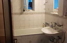 Suprafata mare inseamna relaxare! 4 camere decomandate, 96 mp utili, zona foarte buna.