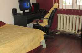 Suprafata mare inseamna relaxare! 4 camere decomandate, 96 mp utili, zona foarte buna.