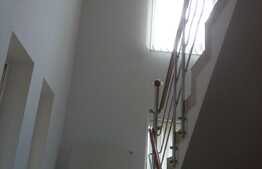  Casa de 310 mp utili cu 700 mp de teren!