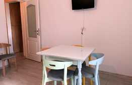 Apartament de lux, 55 mp, decomandat, parcare, zona Golden Tulip