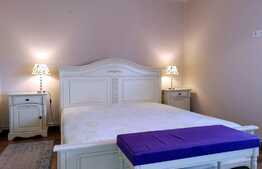 Apartament de lux, 55 mp, decomandat, parcare, zona Golden Tulip