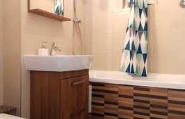 Apartament de lux, 55 mp, decomandat, parcare, zona Golden Tulip