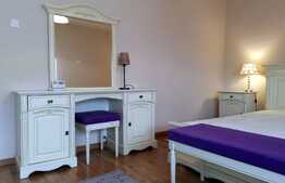 Apartament de lux, 55 mp, decomandat, parcare, zona Golden Tulip