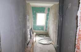 Apartament spatios cu terasa de 25 mp!  CF Disponibil! Zona cetatii! 