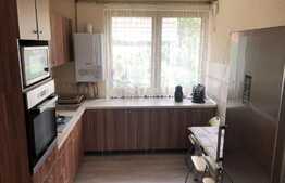 Apartament in vila, 3 camere, decomandat, garaj, boxa, zona Eremia Grigorescu