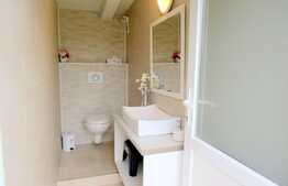 Vrei sa locuiesti in lux si sa ai o curte generoasa? Am gasit oferta potrivita!