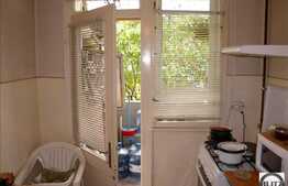 2 camere de vanzare, 68 mp , curte comuna 200 mp, zona centrala