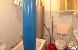 2 camere de vanzare, 68 mp , curte comuna 200 mp, zona centrala