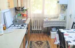 Apartament 3 camere, 82.50 mp, decomandat, pivnita, garaj in zona strazii Donath