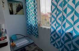 Simplu, dar cu potential, etaj intermediar, parcare, zona Terra