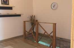 Casa situata in zona ultracentrala, 60 mp utili, curte comuna!