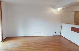 Apartament nemobilat, in zona ULTRACENTRALA isi cauta chiriasi! 