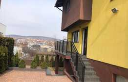 Casa 200 mp, teren 500 mp, 3 parcari, zona Taietura Turcului