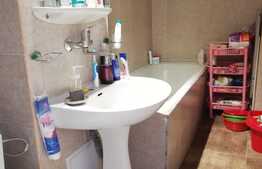 Apartament 2 camere decomandate, garaj, zona strazii Bucuresti