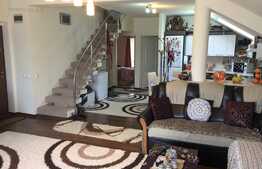 Apartament pe doua nivele, 100mp, terasa, parcare, zona frumoasa!