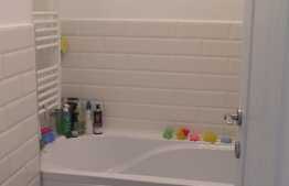 Apartament 3 camere, etaj intermediar, garaj, zona Minerva.