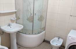 Apartament 3 camere,54 mp,intermediar, parcare, zona strazii Stejarului