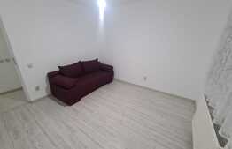 Apartament 3 camere,54 mp,intermediar, parcare, zona strazii Stejarului