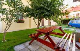 Apartament cochet, 2 camere, finisat, cu gradina, zona Teatrul National!