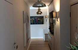 Apartament de lux cu 3 camere, 83mp, terasa, parcare cu o vedere superba asupra orasului!