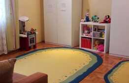 Apartament 4 camere, 110 mp, 3 locuri de parcare, zona UMF ! 