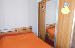 Garsoniera, etaj intermediar, complet mobilata si utilata!