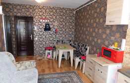 Garsoniera, etaj intermediar, complet mobilata si utilata!