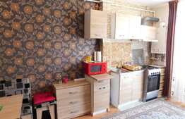 Garsoniera, etaj intermediar, complet mobilata si utilata!