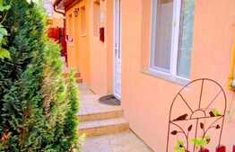 De vanzare triplex, 3 camere, 84 mp, teren de 30 mp! Zona strazii Eroilor!