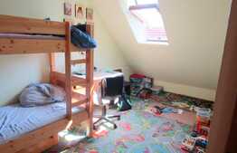 De vanzare triplex, 3 camere, 84 mp, teren de 30 mp! Zona strazii Eroilor!