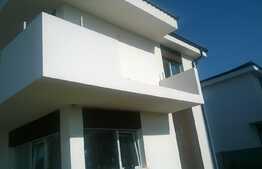 Cauti duplex  de 110 mp utili si 200 mp teren?