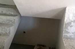 Cauti duplex  de 110 mp utili si 200 mp teren?