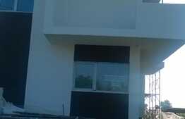 Cauti duplex  de 110 mp utili si 200 mp teren?