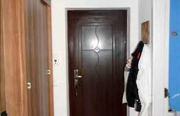 1 camera de vanzare plus gradina 40 mp