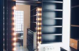 Apartament pe doua niveluri, doua balcoane si o terasa de 40 mp, zona strazii Mircea Eliade!