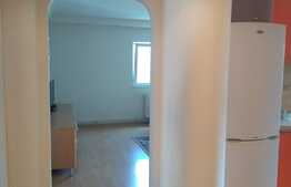 Apartament 3 camere, parcare, la distanta de 10 minute de mers pe jos de Parcul Central