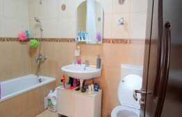 3 camere, 59 mp, etaj intermediar, parcare! Zona strazii Florilor!